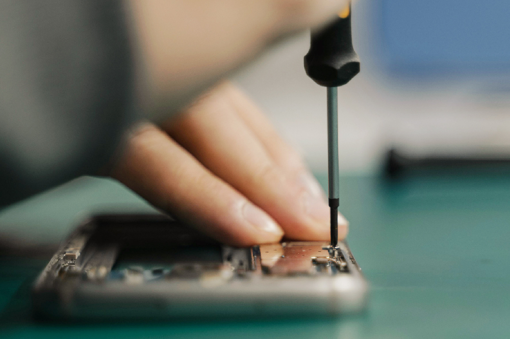 Electronics hardware
